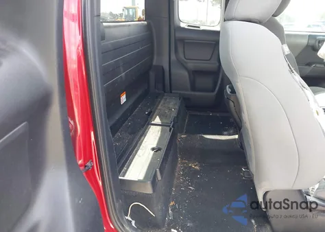 2019 Toyota Tacoma Sr z USA, uszkodzony, nr VIN 5TFRX5GN0KX139573